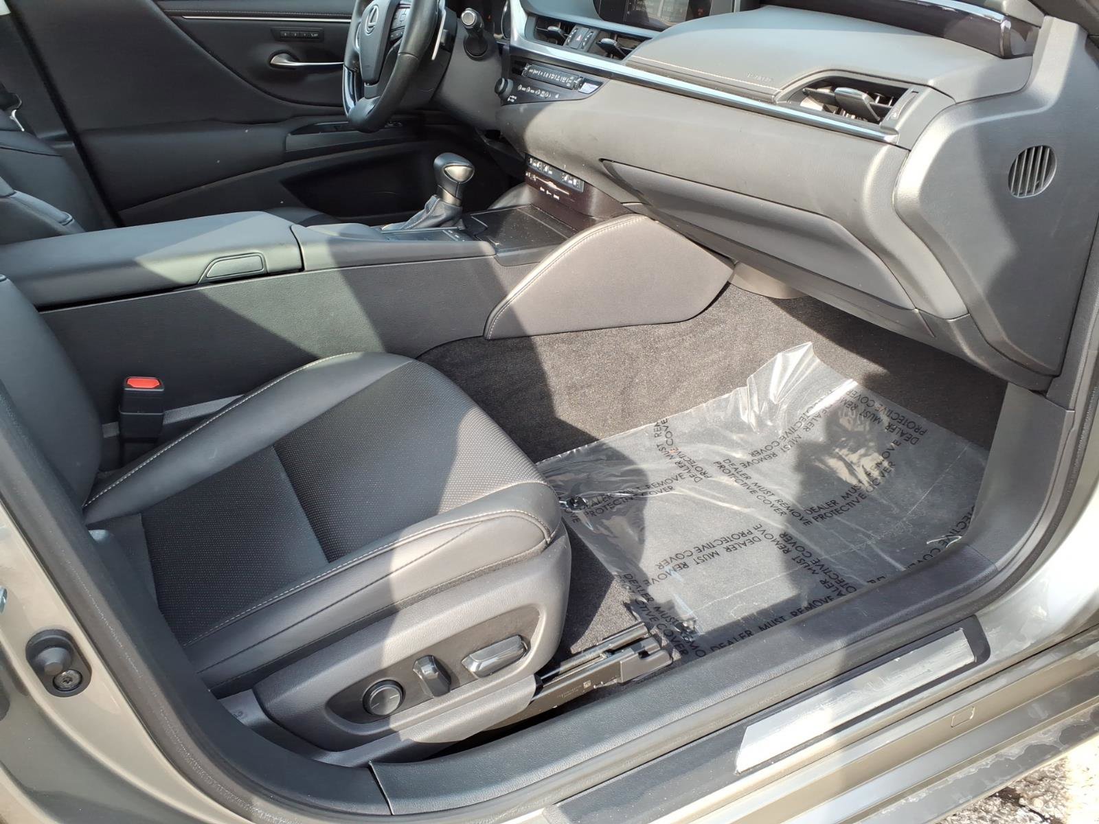 Used 2020 Lexus ES 350 w/ Premium Package image 9