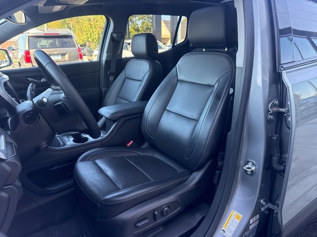 Used 2023 GMC Acadia SLT w/ Elevation Edition image 11