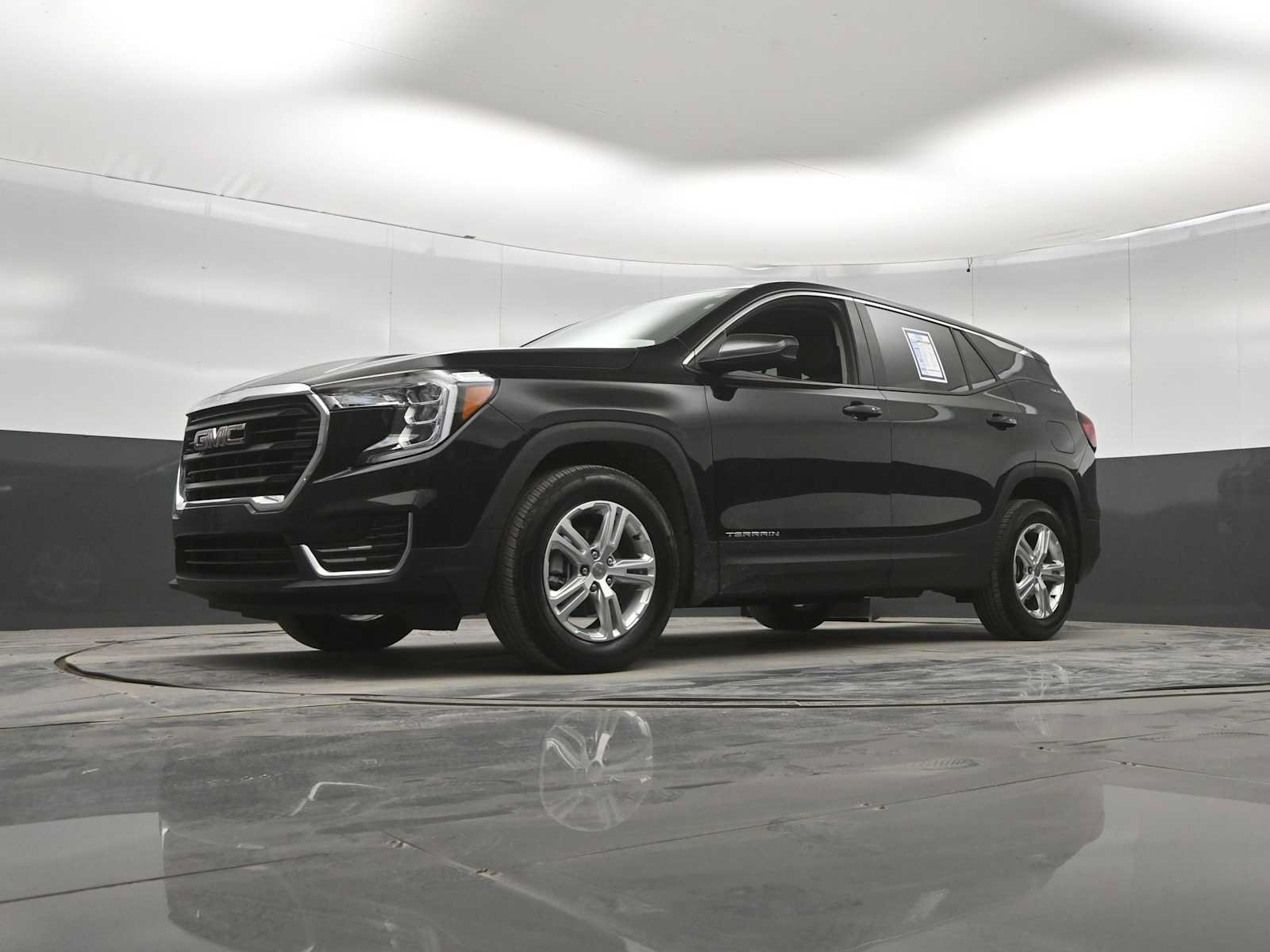 Used 2024 GMC Terrain SLE AWD/4WD image 36