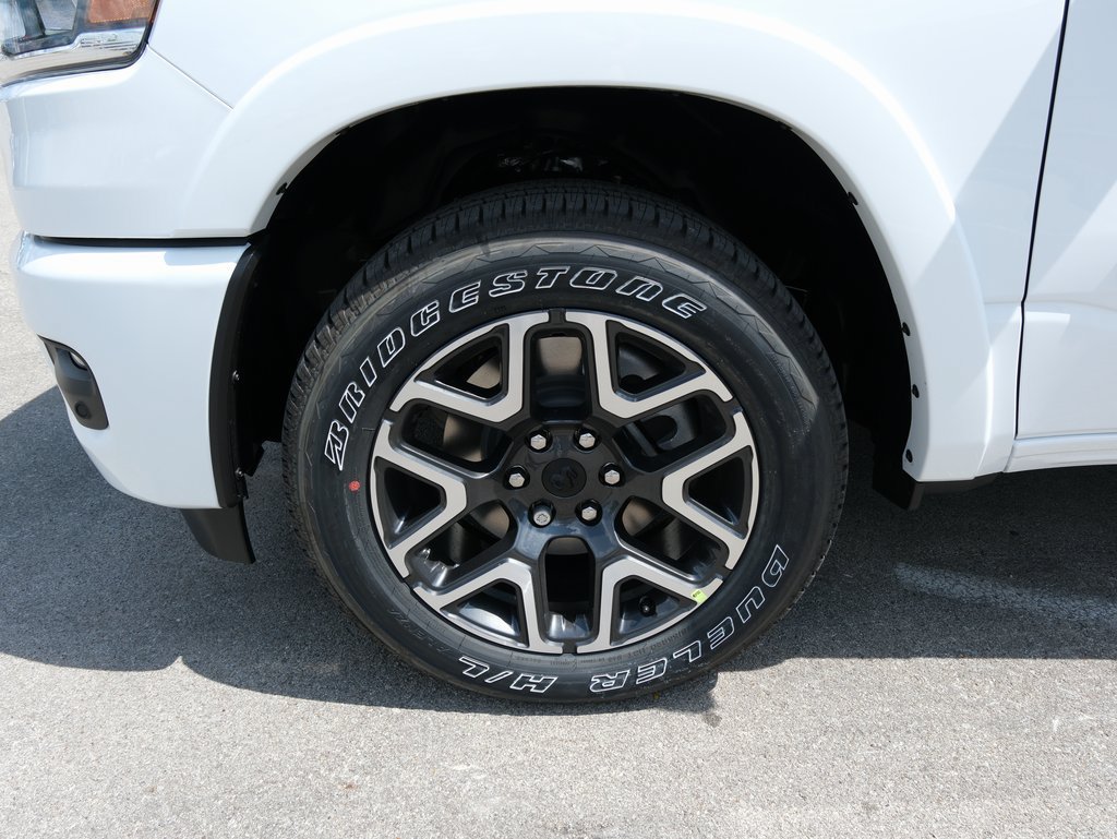 New 2026 RAM 1500 Laramie AWD/4WD image 14