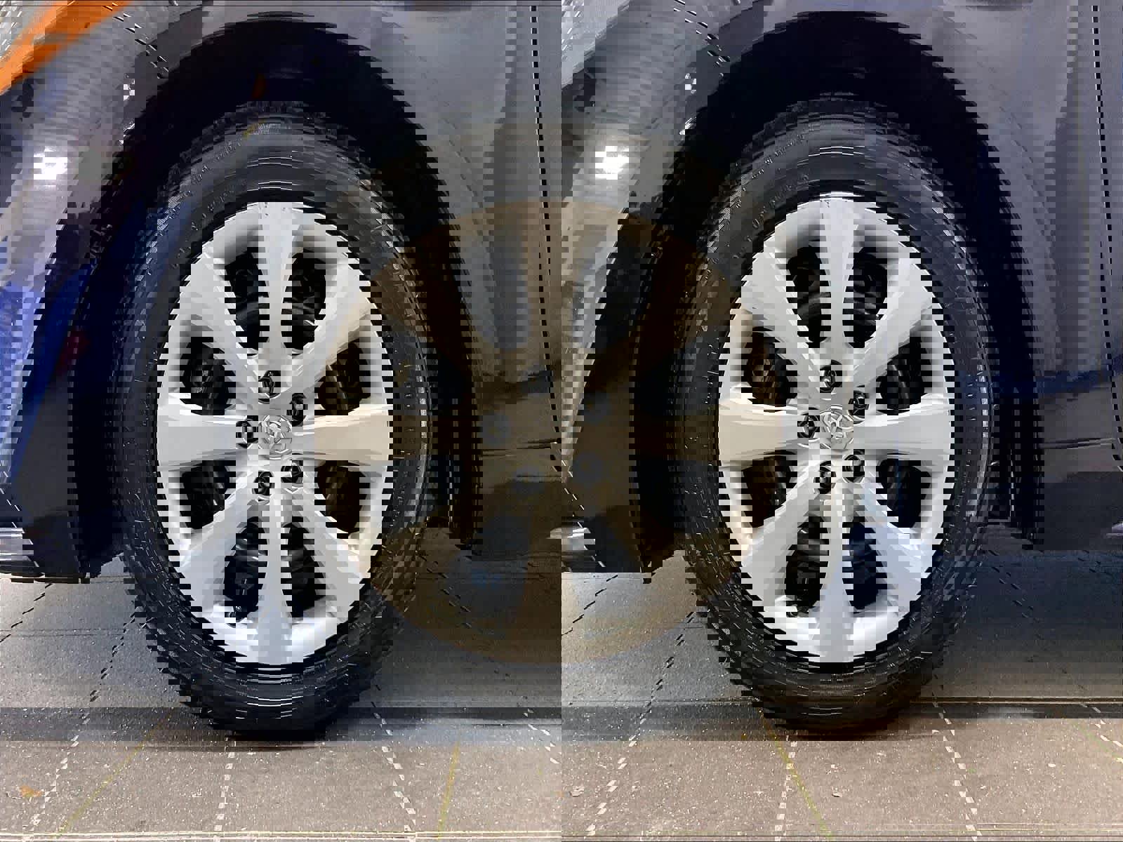 Used 2022 Toyota Corolla LE FWD image 7