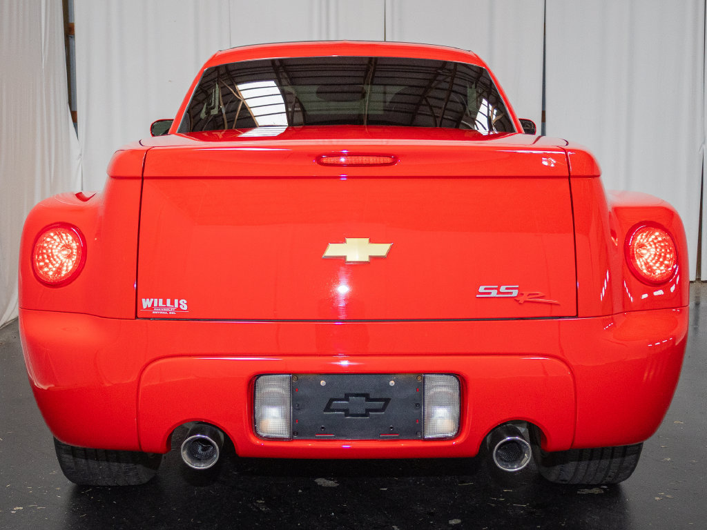 Used 2006 Chevrolet SSR w/ Preferred Equipment Group RWD image 3