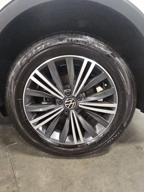 Used 2024 Volkswagen Tiguan Wolfsburg Edition image 48