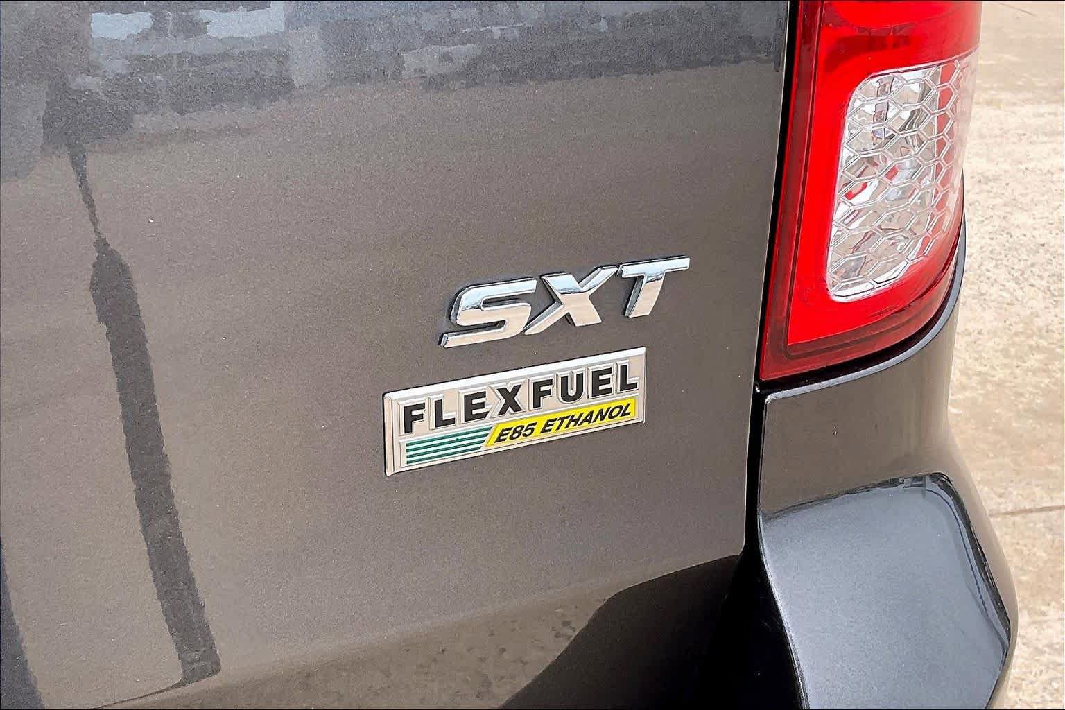 Used 2019 Dodge Grand Caravan SXT FWD image 11
