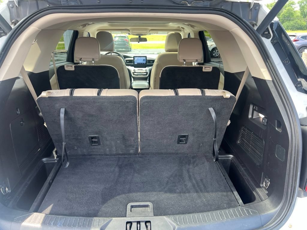 Used 2021 Ford Explorer XLT w/ Equipment Group 202A AWD/4WD image 15