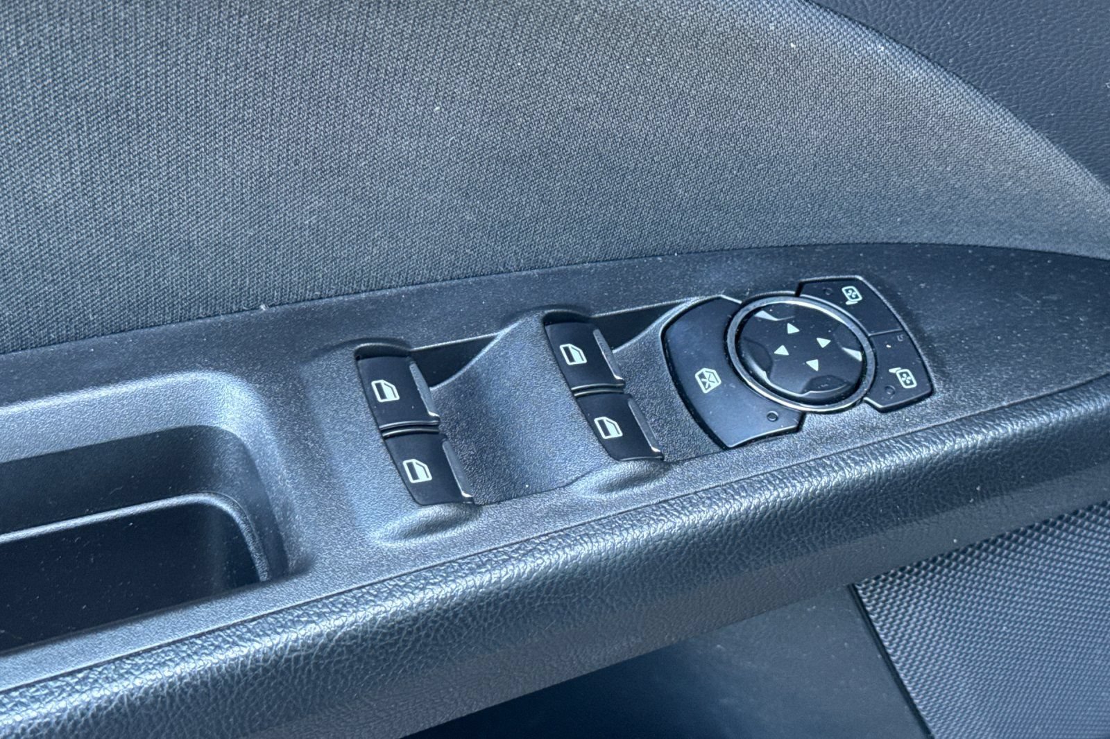 Used 2020 Ford Fusion SE FWD image 13