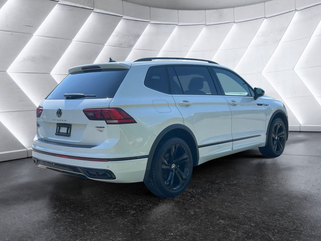 Used 2023 Volkswagen Tiguan SE R-Line AWD/4WD image 7