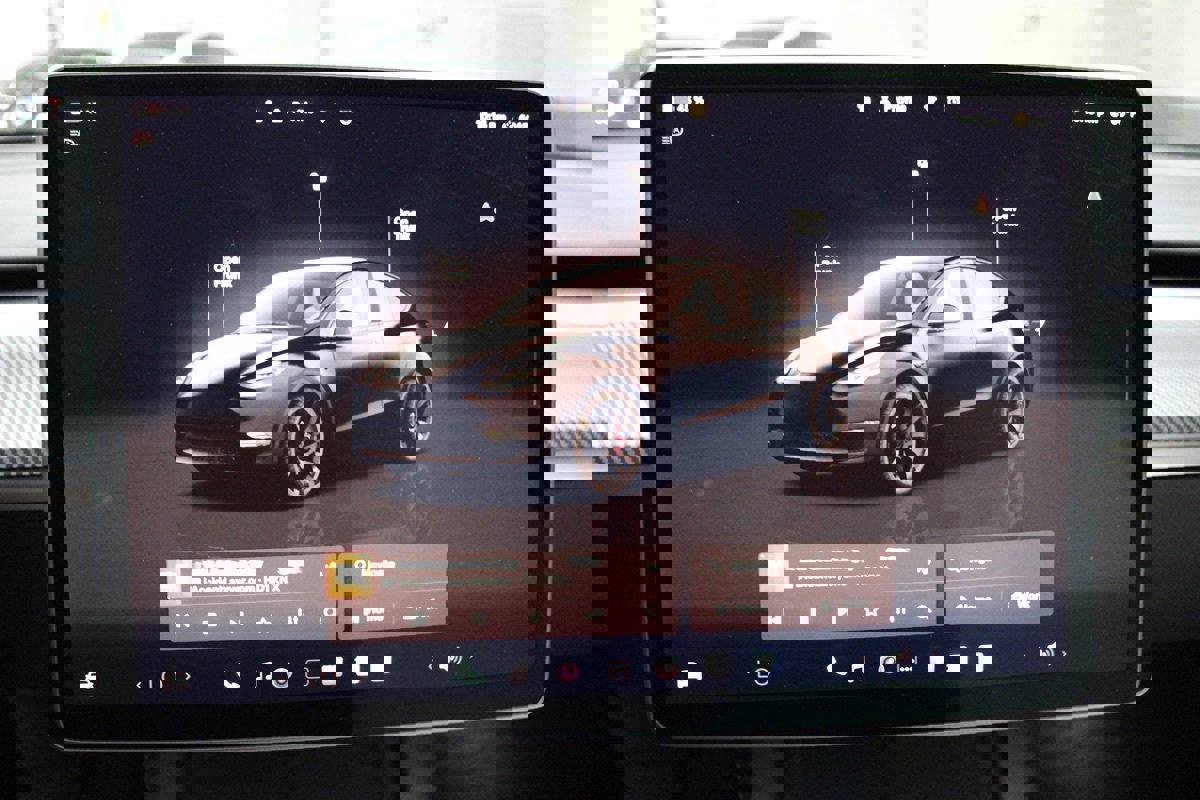 Used 2022 Tesla Model Y Performance image 34