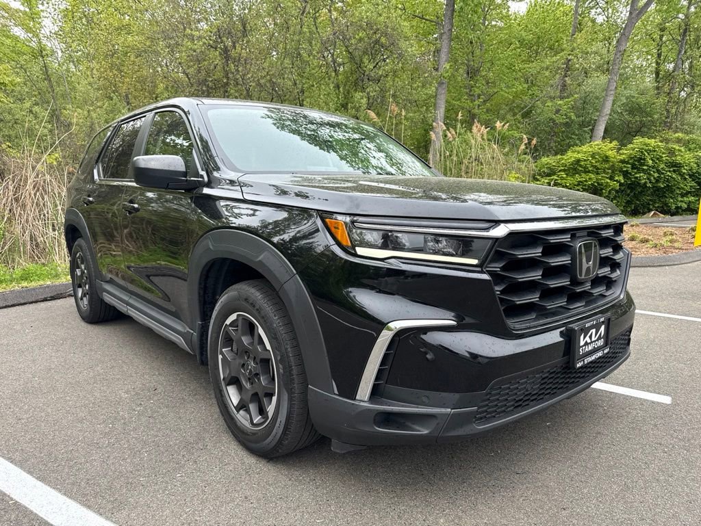 Used 2023 Honda Pilot LX image 1