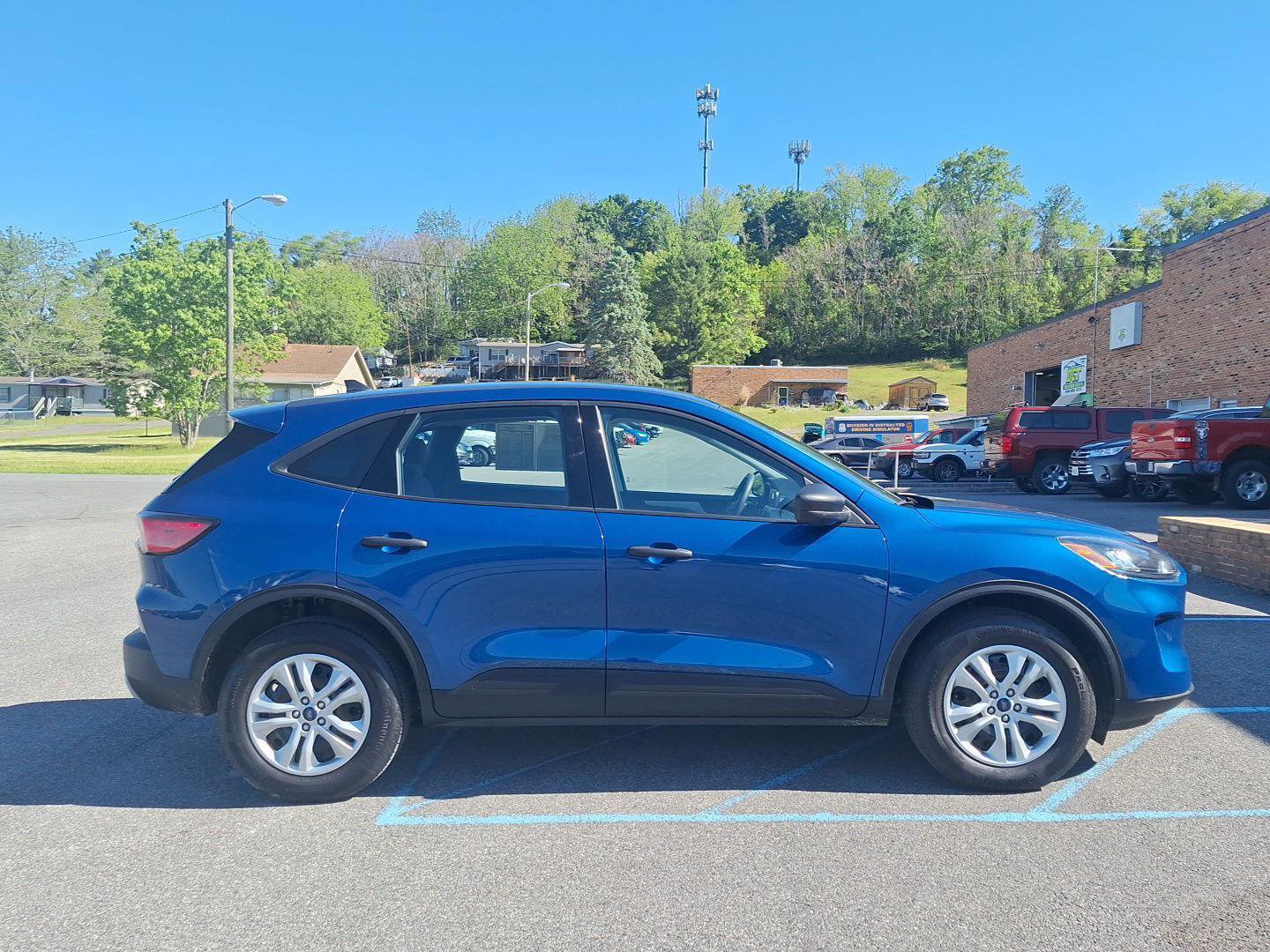 Used 2022 Ford Escape S AWD/4WD image 2