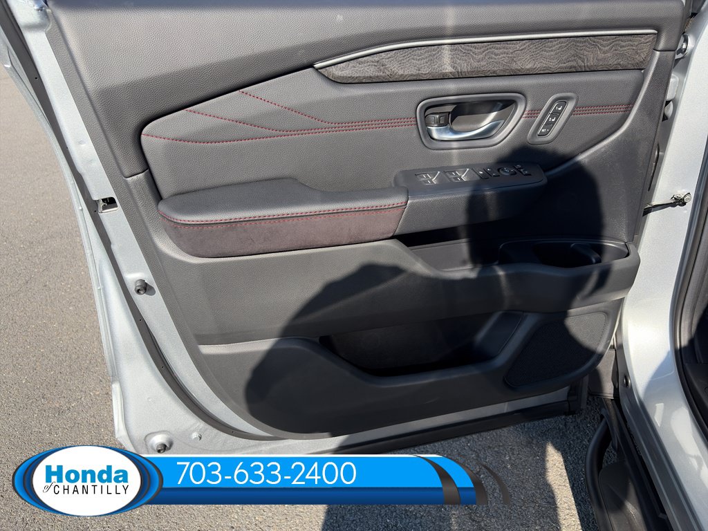 New 2026 Honda Pilot Black Edition image 24