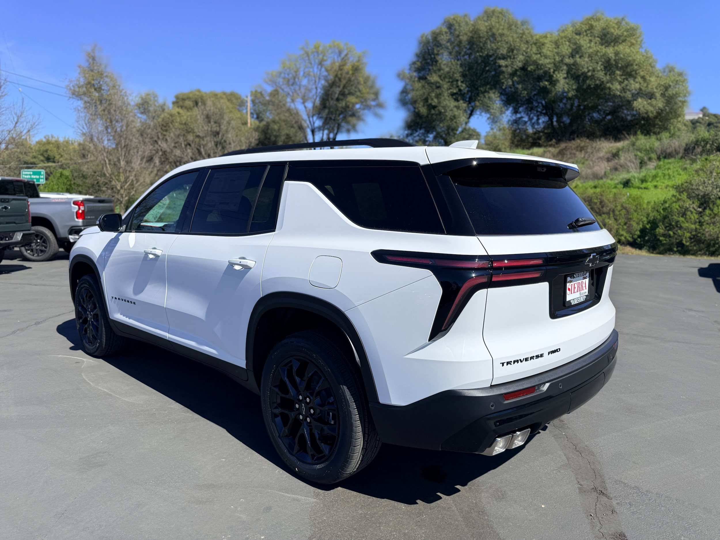 New 2026 Chevrolet Traverse LT w/ Midnight/Sport Edition AWD/4WD image 6