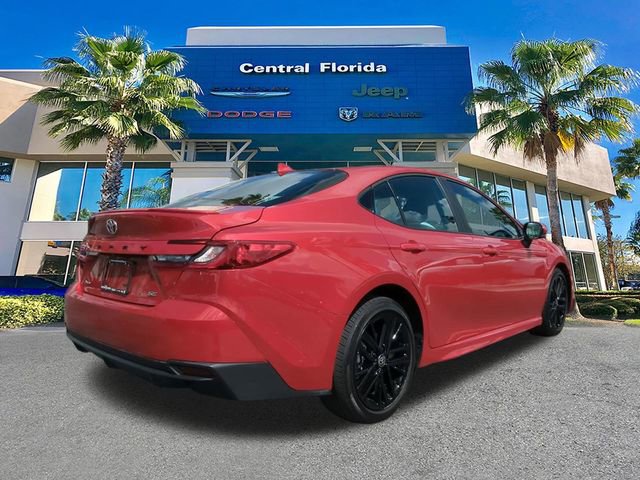 Used 2025 Toyota Camry SE image 5