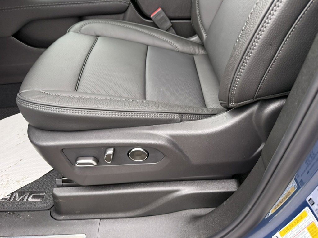 New 2026 GMC Yukon Denali w/ Sun & Power Step Package image 14