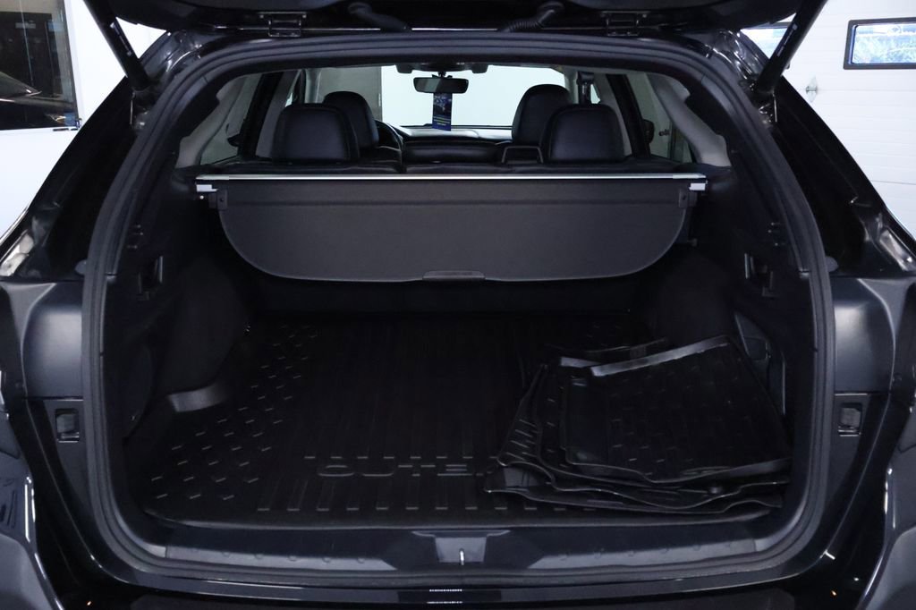 Used 2021 Subaru Outback Limited image 16