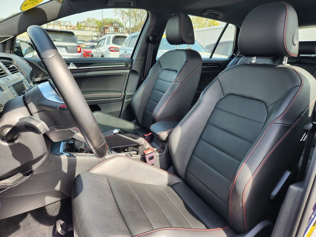 Used 2017 Volkswagen GTI SE image 10