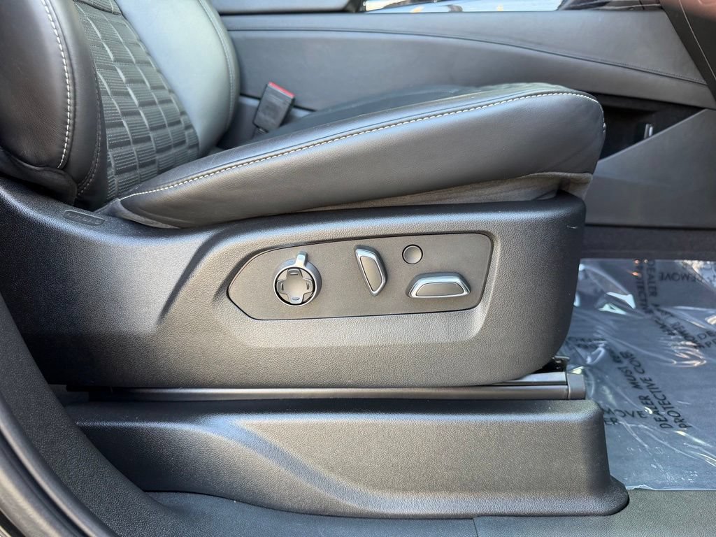 Used 2023 Cadillac Escalade V AWD/4WD image 35
