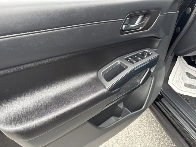 Used 2024 Nissan Pathfinder SV image 11