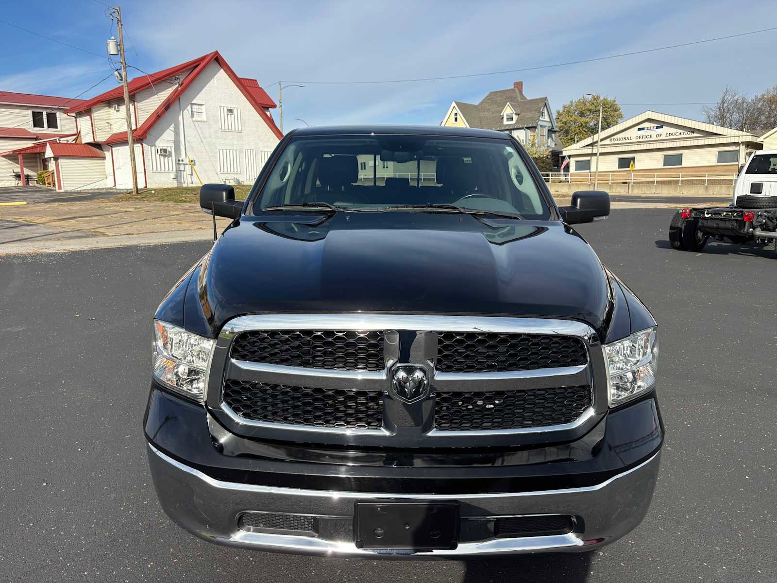 Used 2020 RAM 1500 Classic SLT w/ Luxury Group image 4