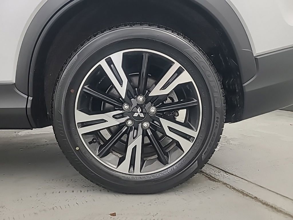 Used 2025 Mitsubishi Eclipse Cross SE image 10