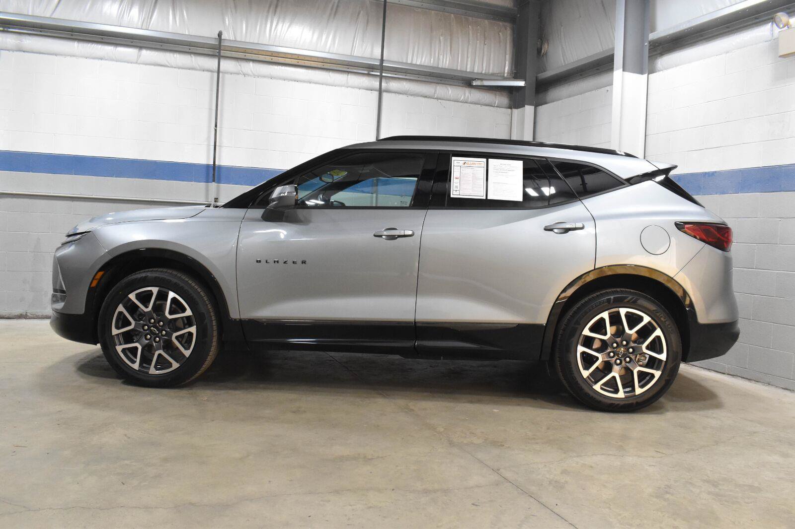 Used 2025 Chevrolet Blazer RS FWD image 21