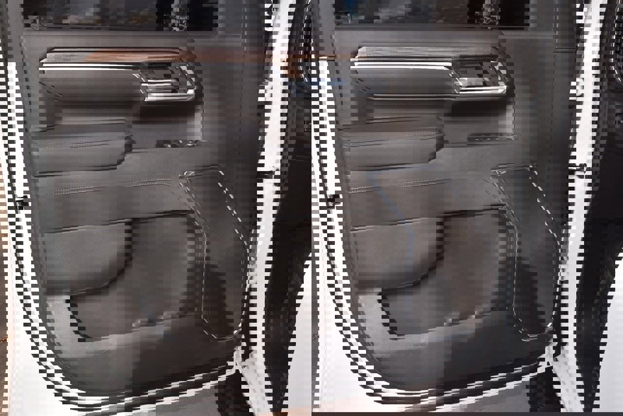 Used 2025 Chevrolet Silverado 2500 LT w/ Safety Package image 33