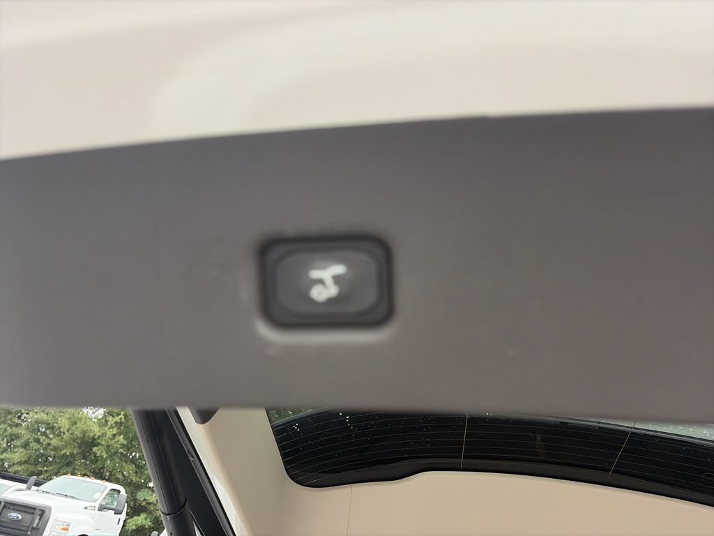 Used 2023 Lincoln Nautilus Reserve FWD image 33