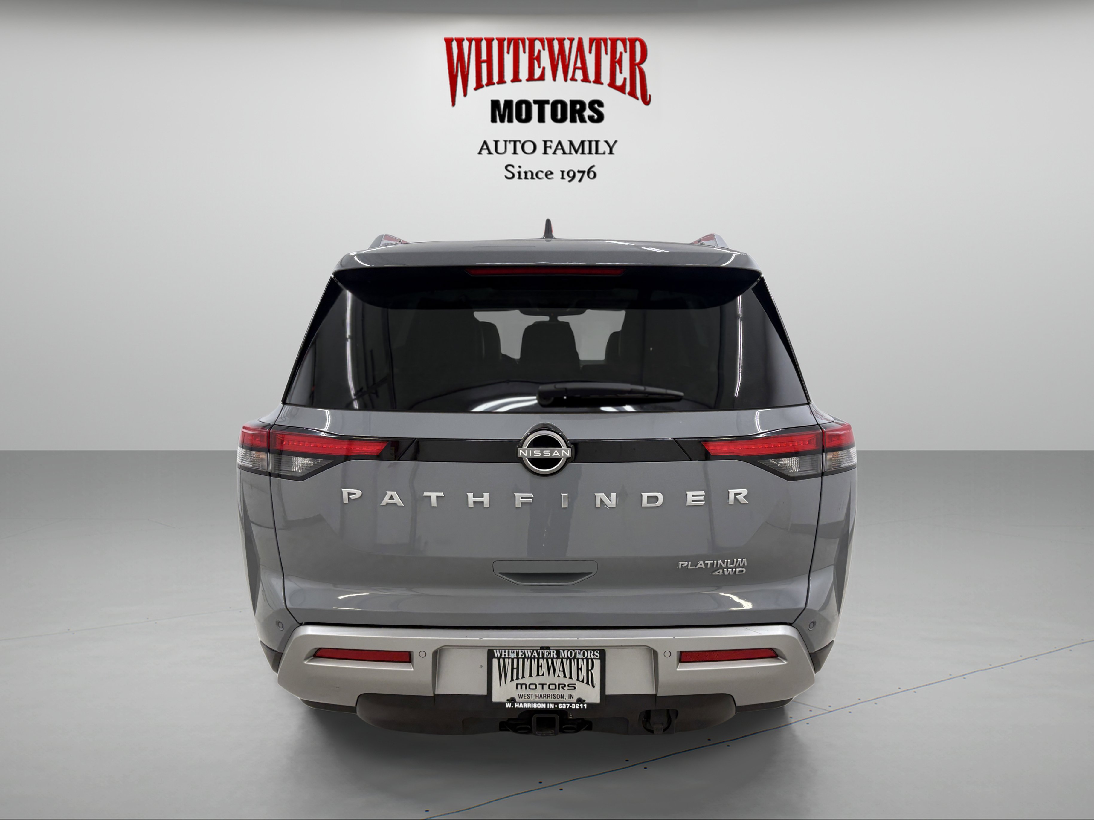 Used 2024 Nissan Pathfinder Platinum w/ Cargo Package AWD/4WD image 3
