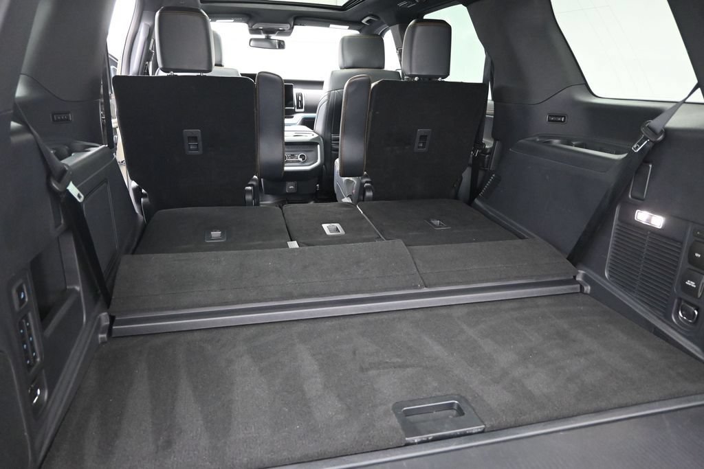 Used 2025 Ford Expedition Tremor AWD/4WD image 9