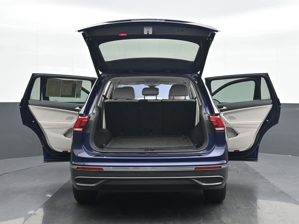 Used 2022 Volkswagen Tiguan SE image 25