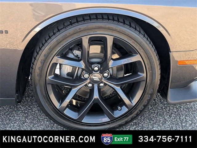 Used 2022 Dodge Challenger R/T w/ Plus Package image 9
