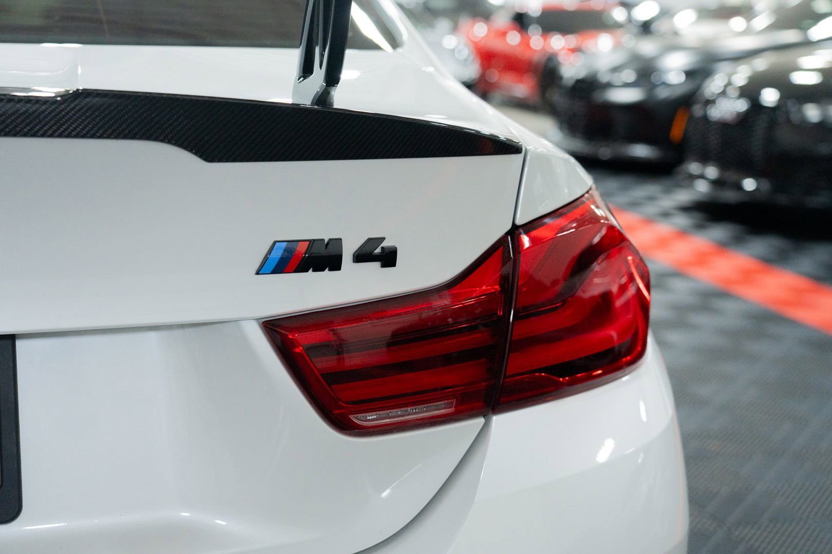 Used 2018 BMW M4 Coupe RWD image 9