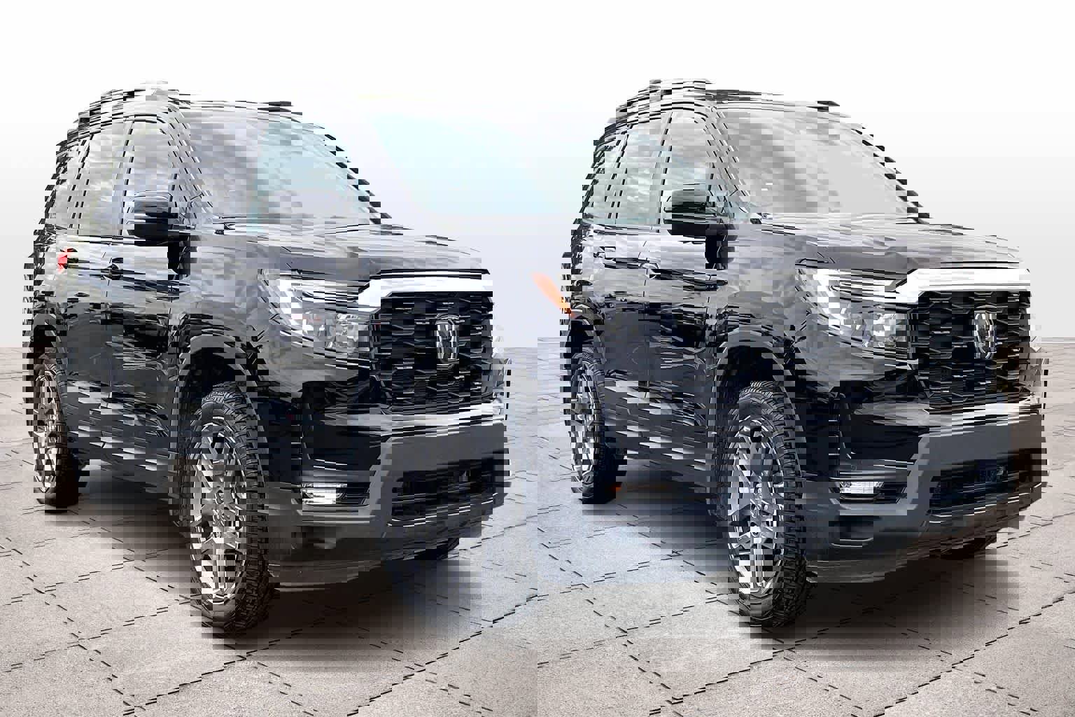 Used 2023 Honda Passport EX-L image 2