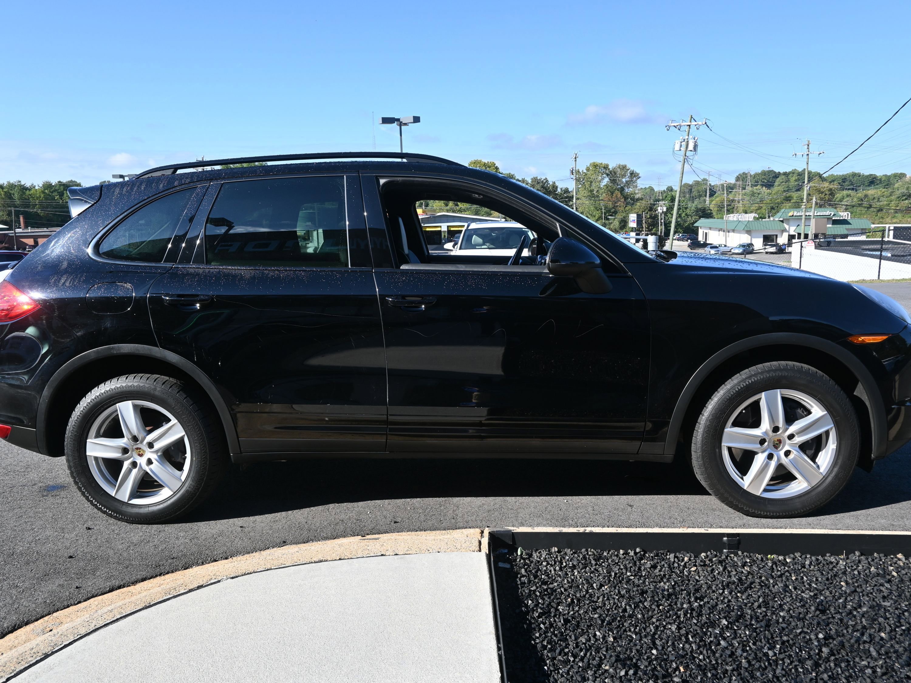 Used 2014 Porsche Cayenne image 5