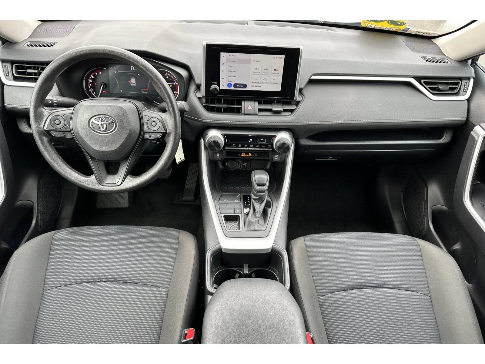 Used 2025 Toyota RAV4 LE AWD/4WD image 15