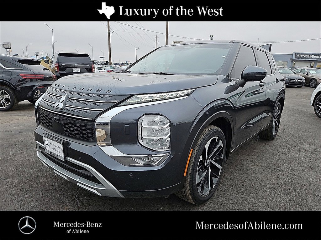 Used 2024 Mitsubishi Outlander SE image 1