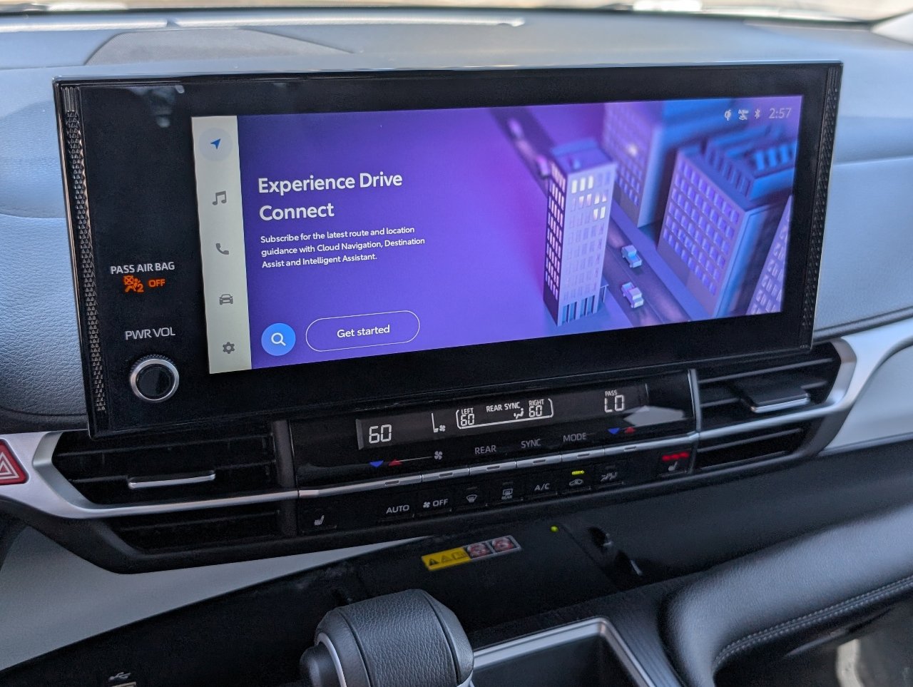 Used 2025 Toyota Sienna XLE image 18