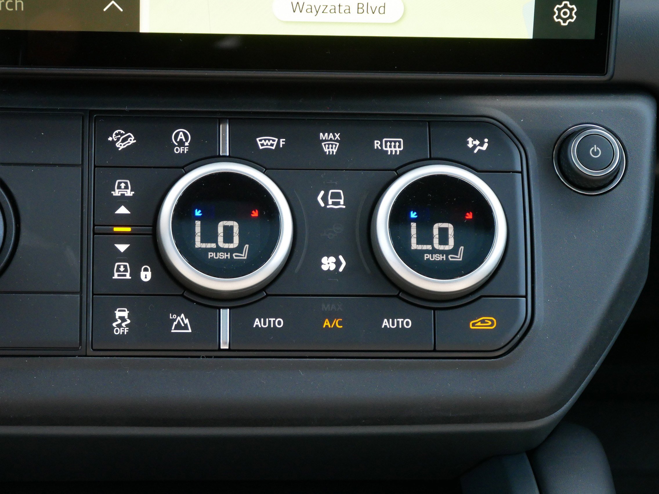 New 2026 Land Rover Defender 130 X-Dynamic SE AWD/4WD image 9