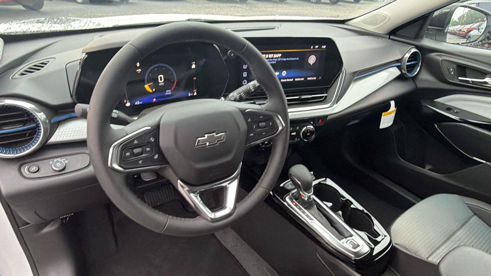 New 2026 Chevrolet Trax LT w/ Driver Confidence Package FWD image 3