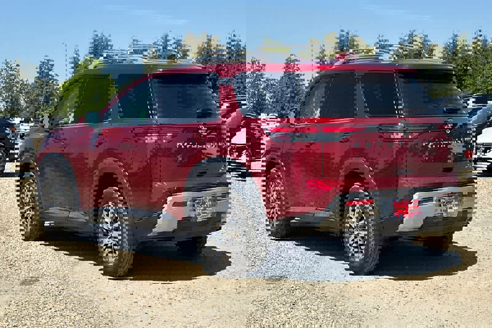 Used 2023 Nissan Pathfinder SL image 7