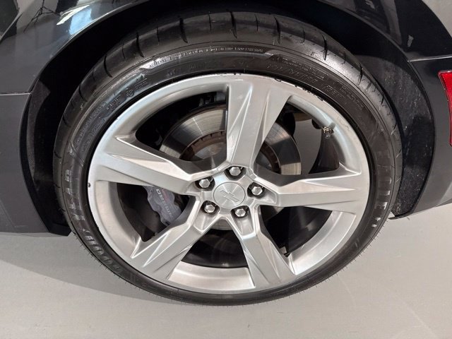 Used 2017 Chevrolet Camaro SS RWD image 6