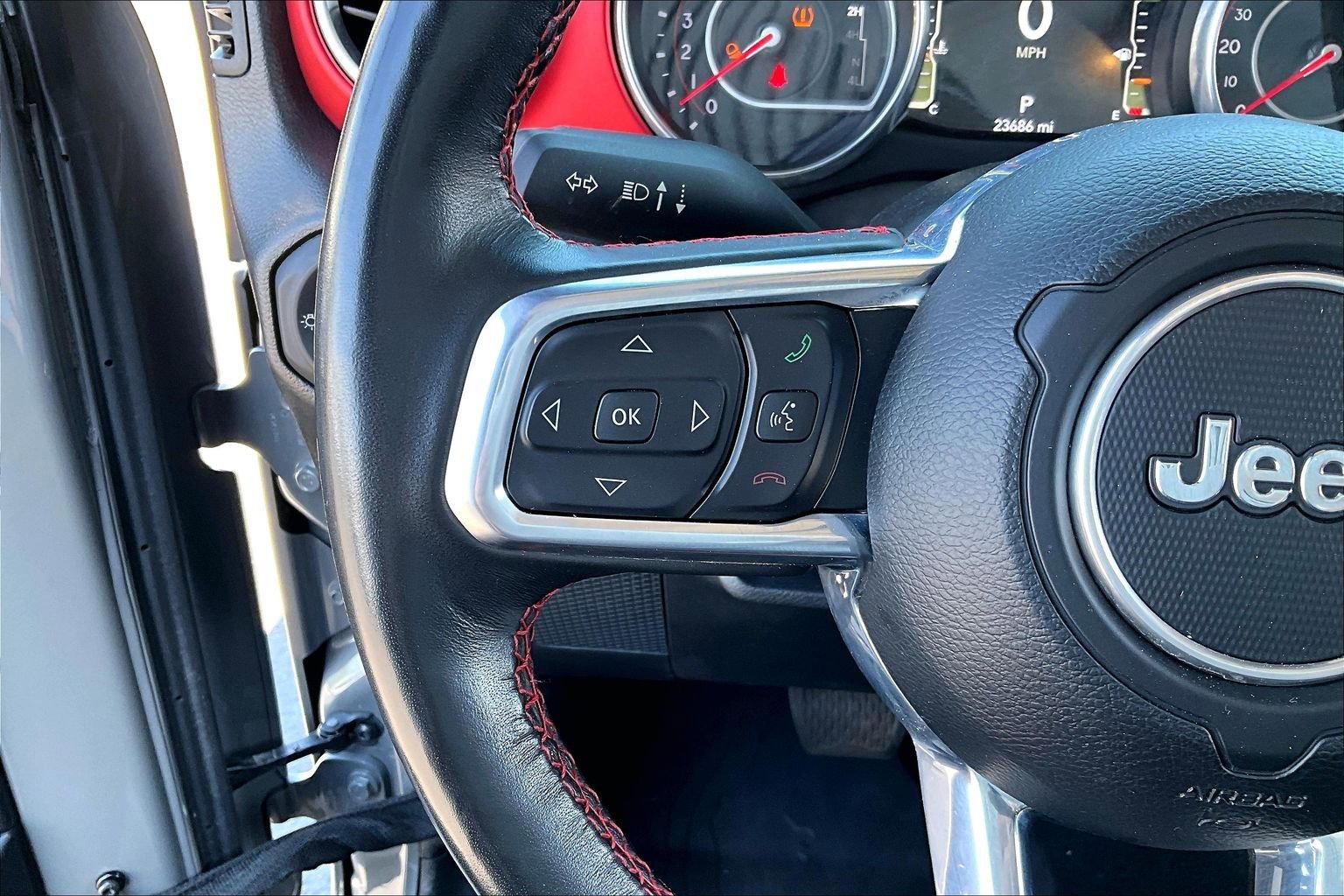 Used 2022 Jeep Gladiator Rubicon w/ Cold Weather Group AWD/4WD image 19