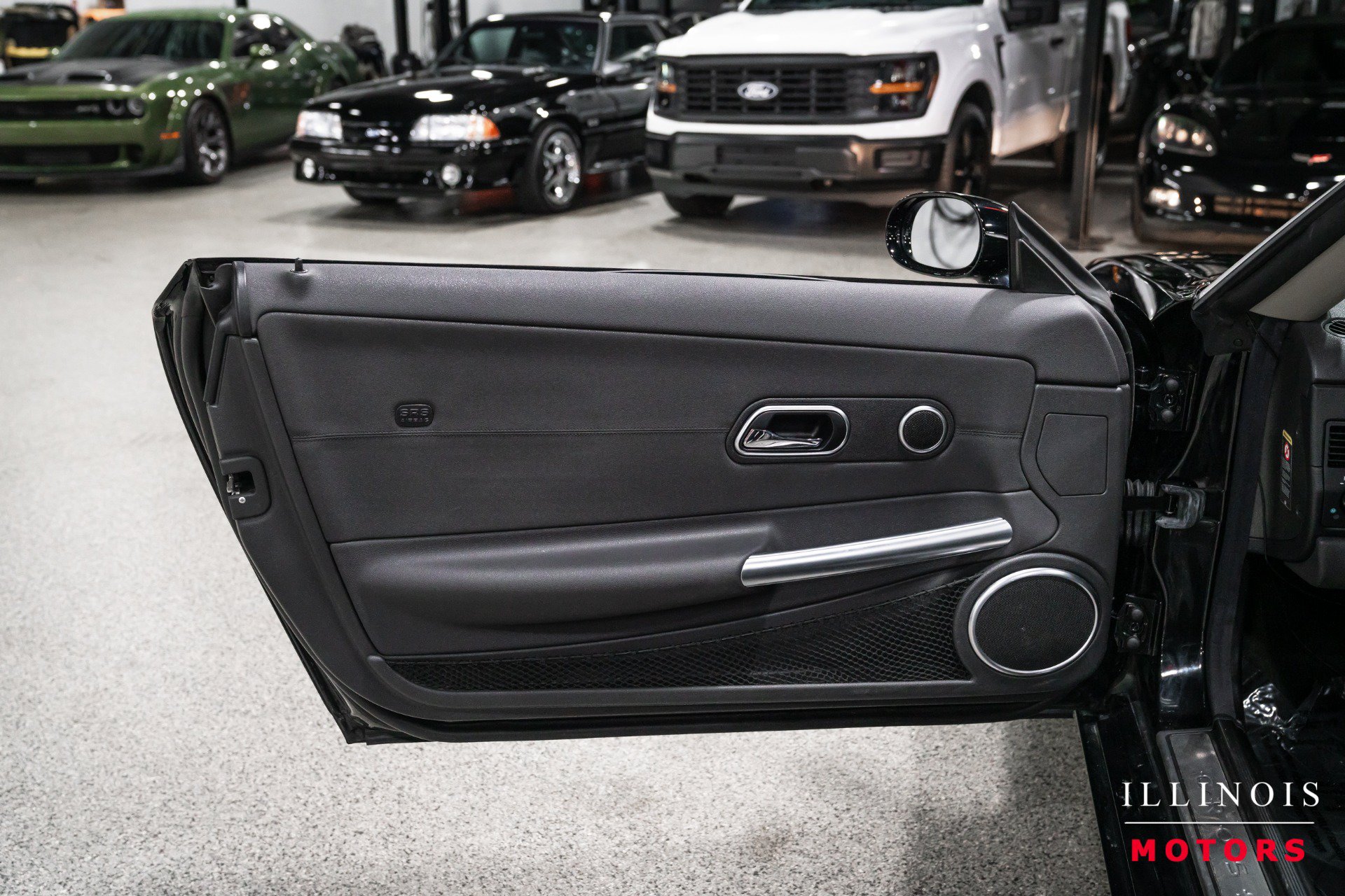 Used 2005 Chrysler Crossfire SRT-6 RWD image 18