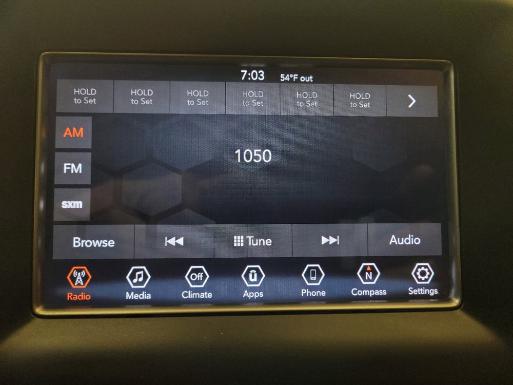 Used 2018 Jeep Grand Cherokee Laredo image 25