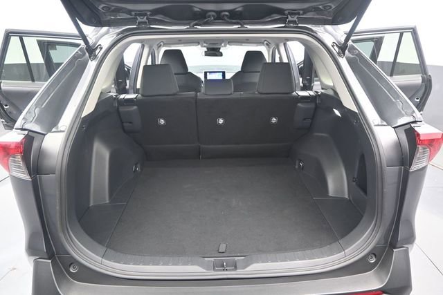Used 2025 Toyota RAV4 LE FWD image 12