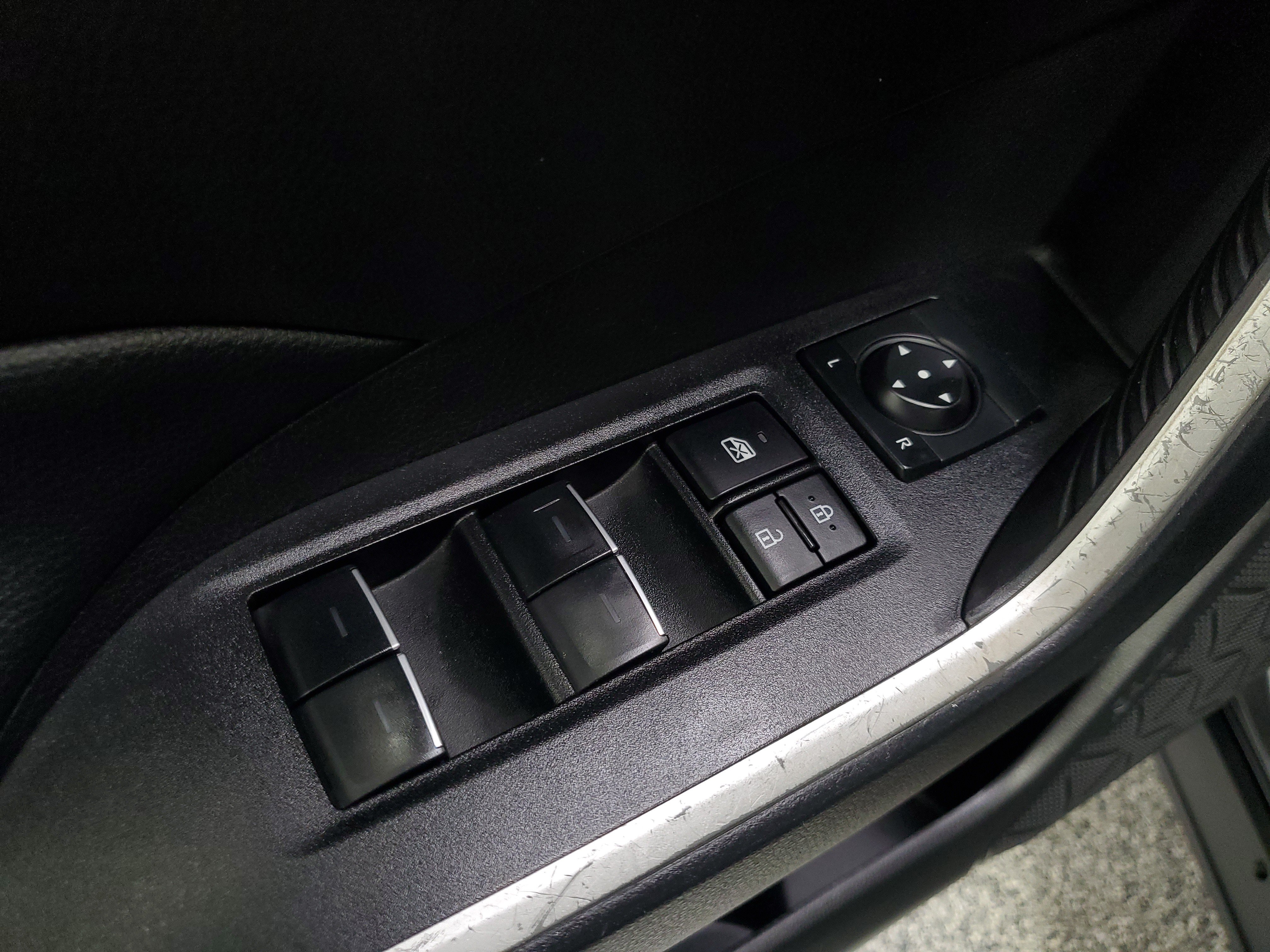 Used 2025 Toyota RAV4 XLE FWD image 20