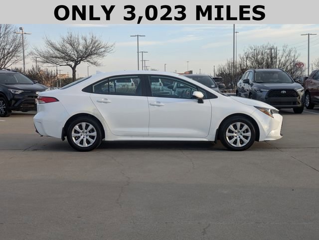 Used 2025 Toyota Corolla LE image 4