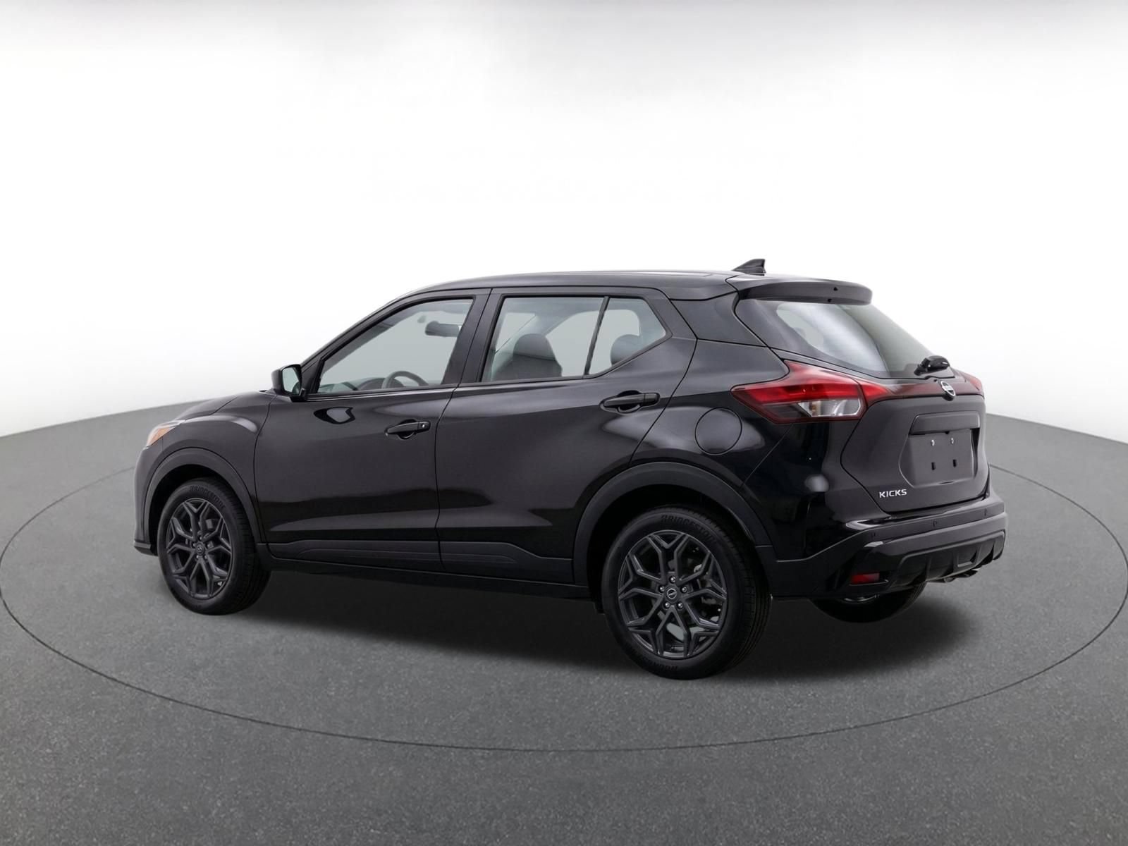 Used 2026 Nissan Kicks SR AWD/4WD image 5
