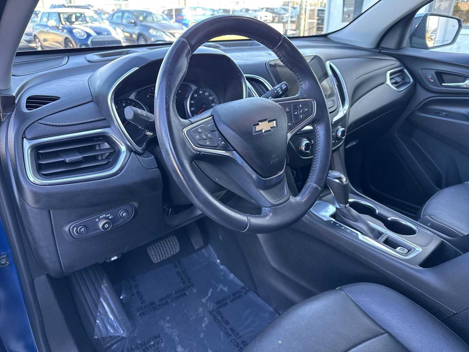 Used 2020 Chevrolet Equinox Premier image 2