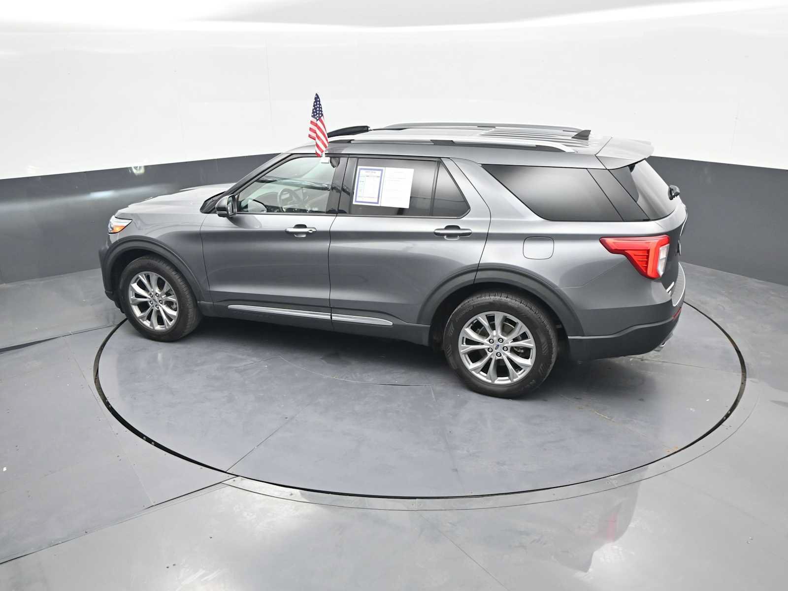 Used 2021 Ford Explorer Limited w/ Equipment Group 301A AWD/4WD image 38